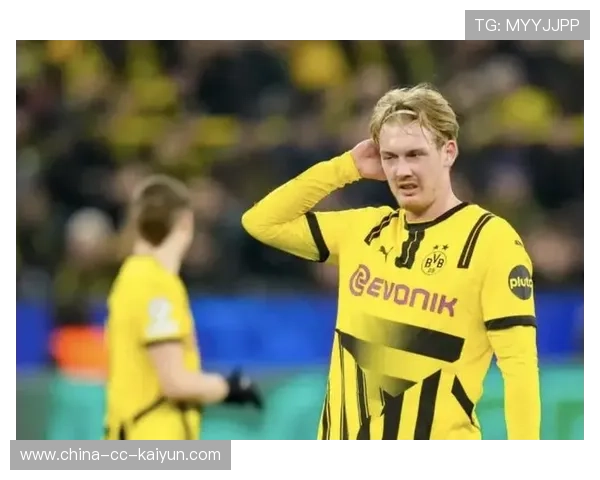 多特高位推进压迫力十足,布兰特的脚下动作干净利落 多特高位推进压迫力十足,布兰特的脚下动作干净利落